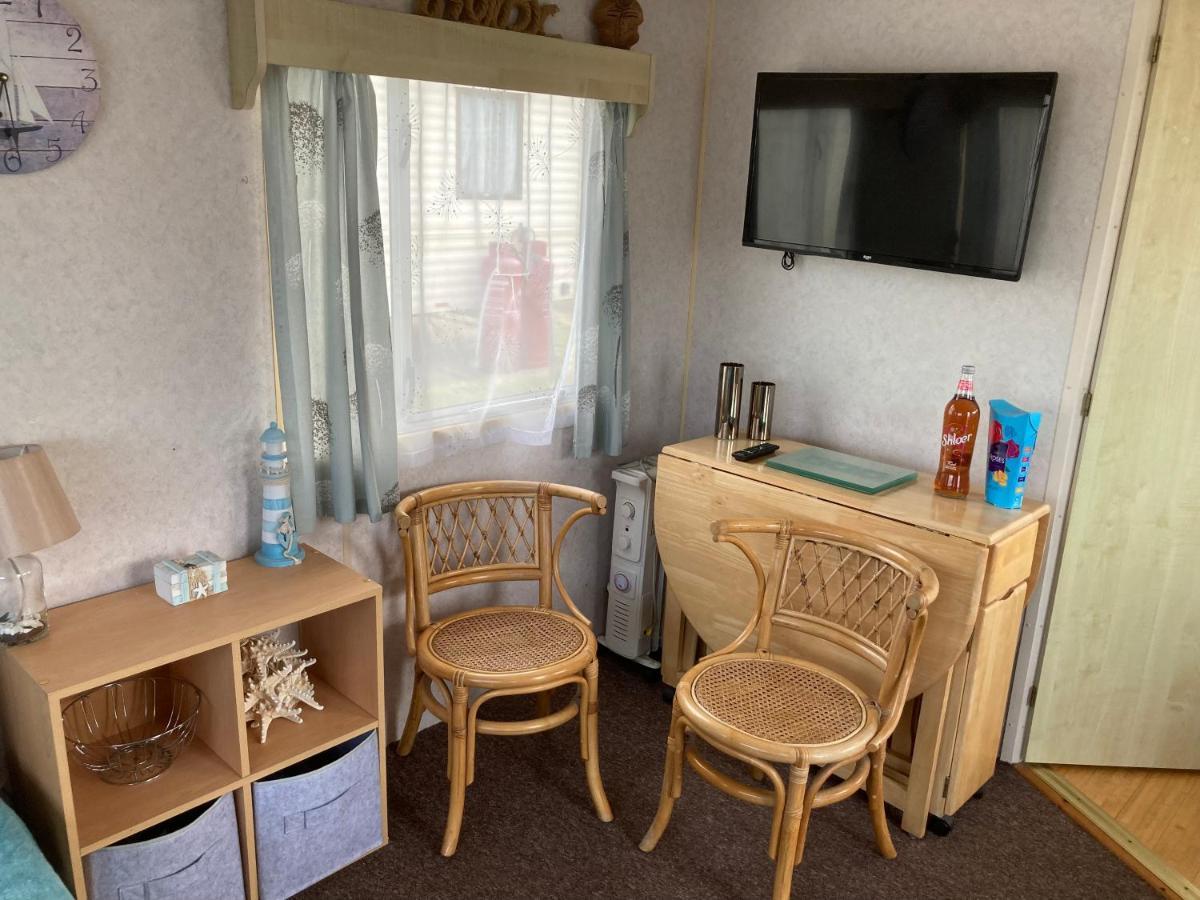 Summer Breeze Caravan Bacton  Екстер'єр фото